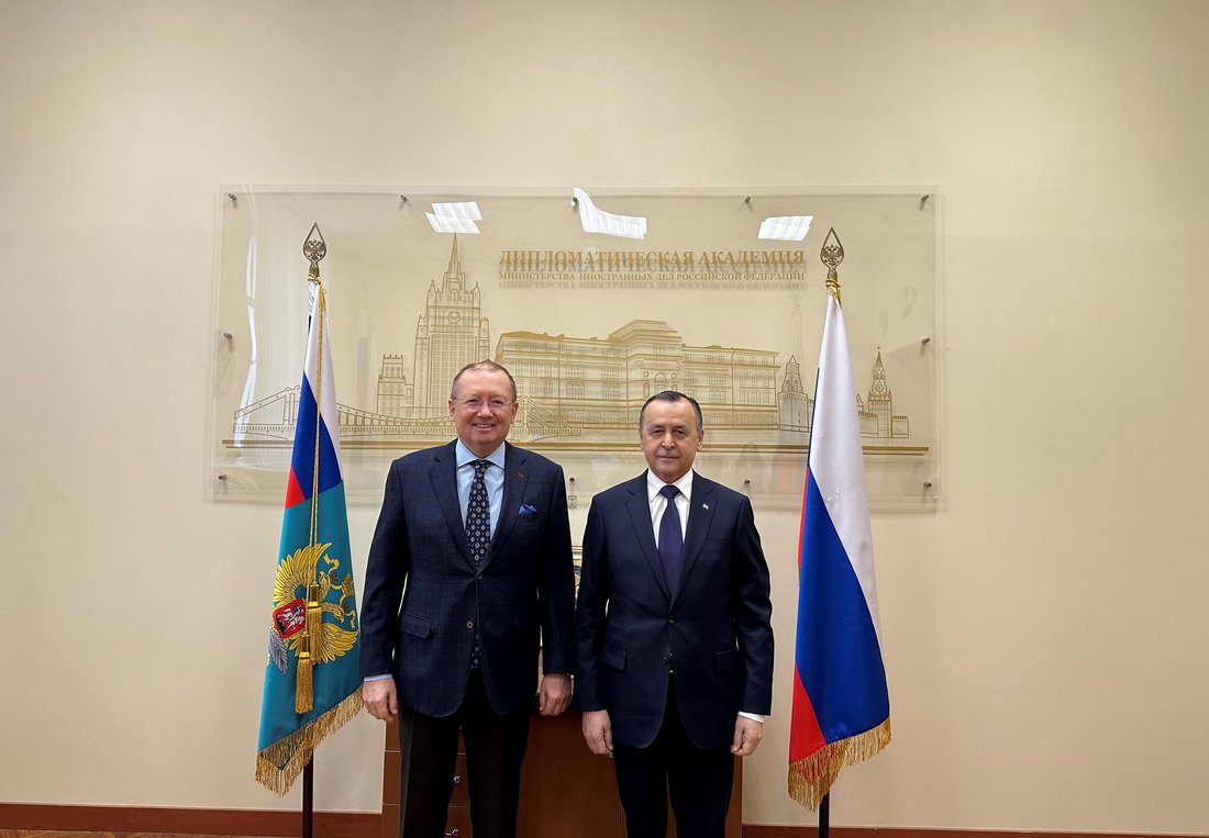 А.В.Яковенко и Посол Таджикистана.jpg