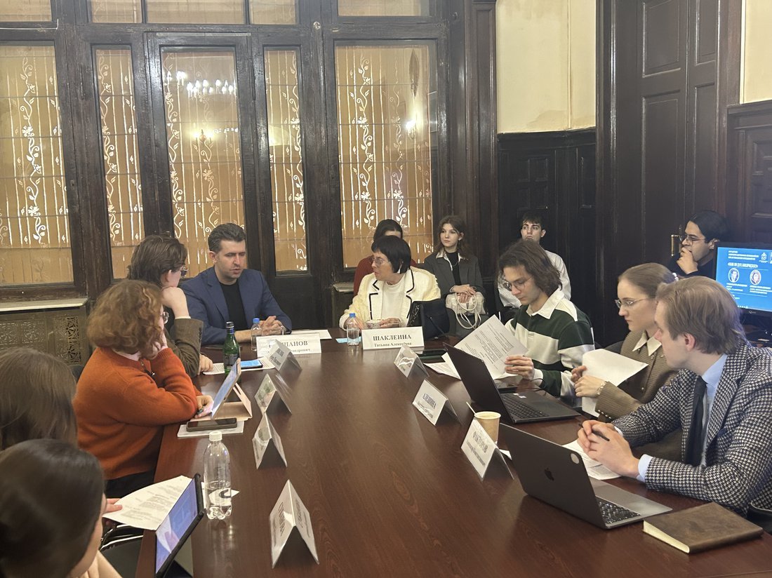 Кр стол Анкоридж 4.jpg